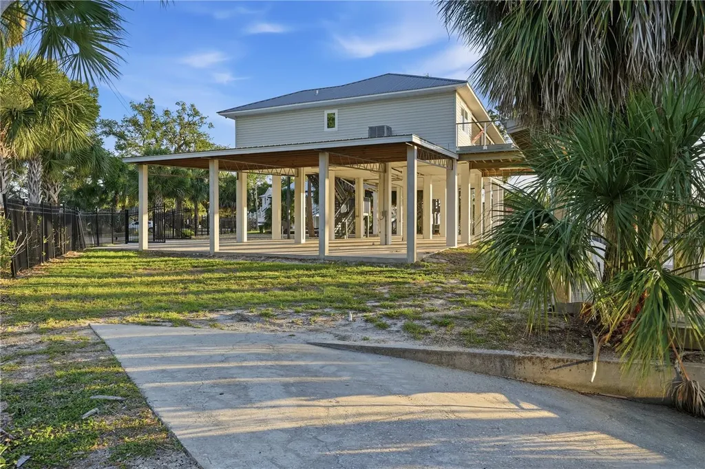 38 SE 195th Street Suwannee FL 32692