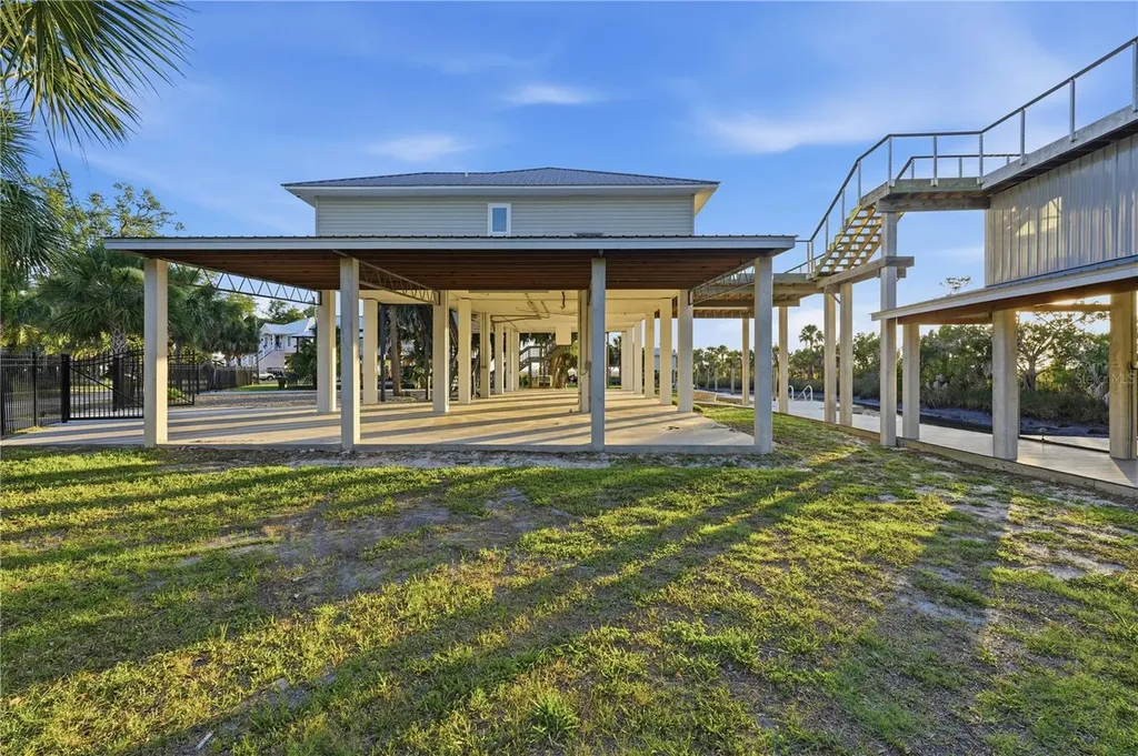 38 SE 195th Street Suwannee FL 32692