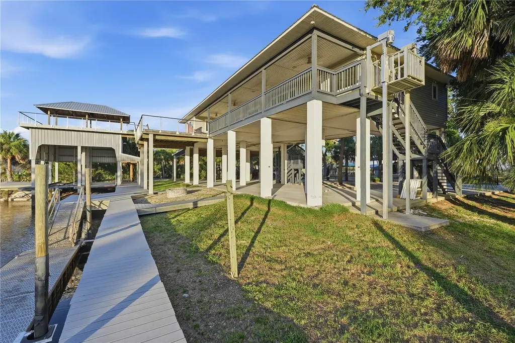 38 SE 195th Street Suwannee FL 32692