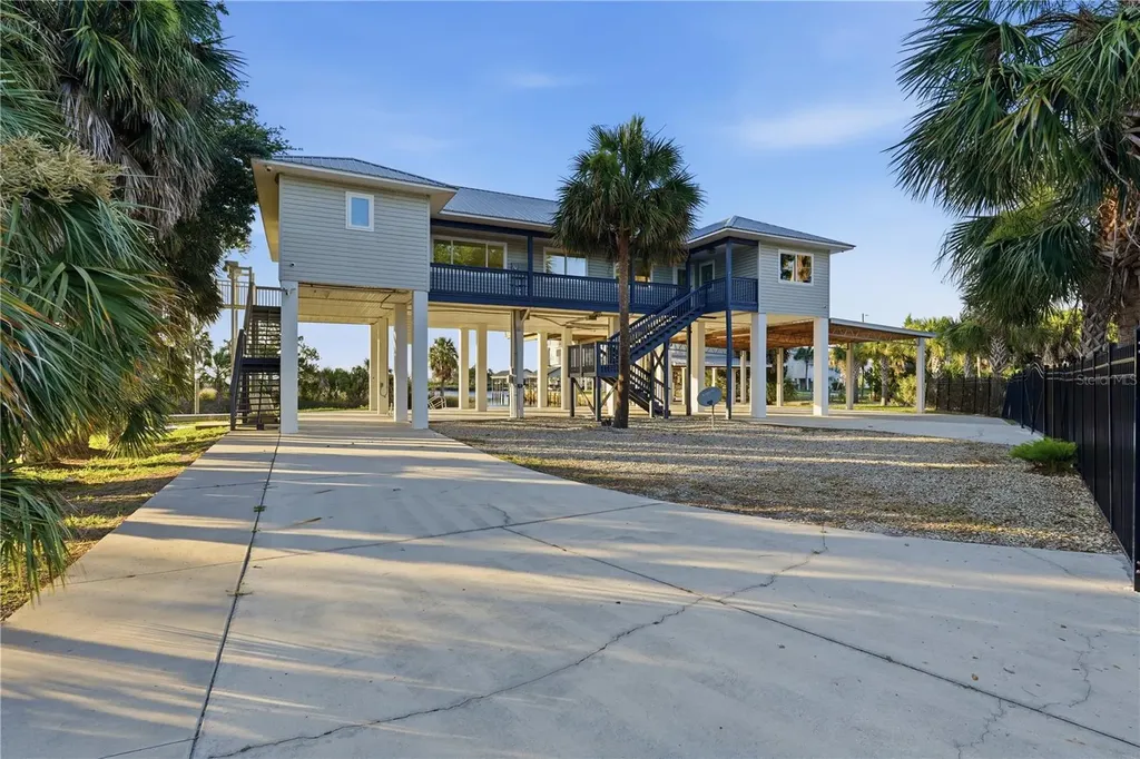 38 SE 195th Street Suwannee FL 32692