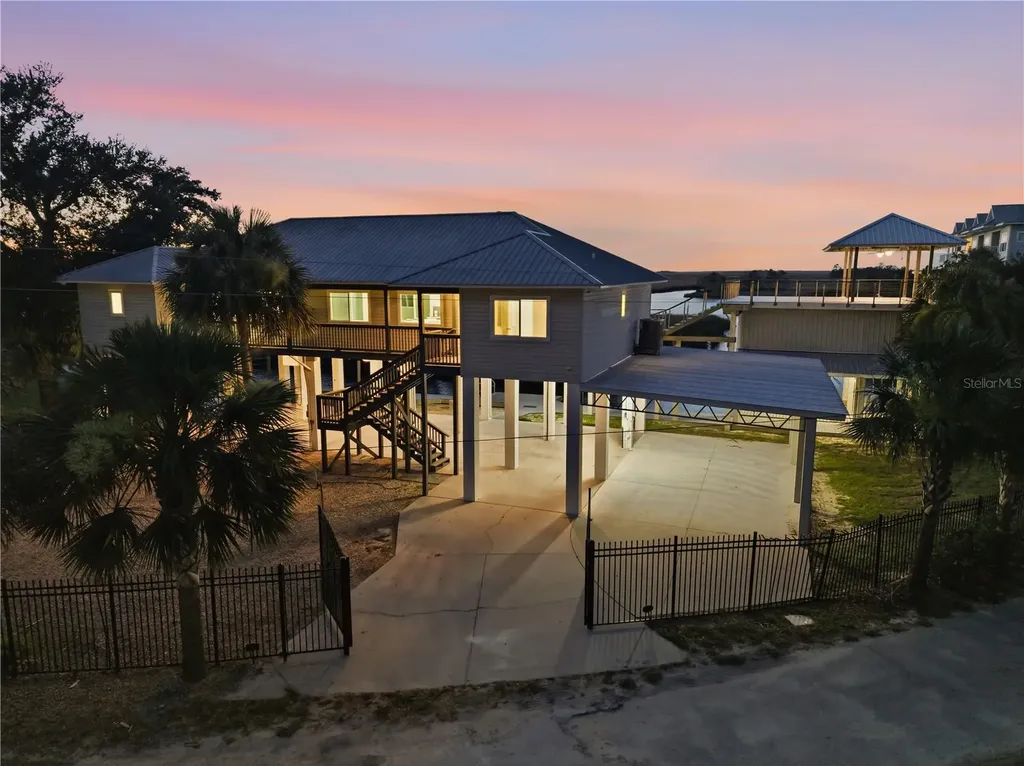 38 SE 195th Street Suwannee FL 32692