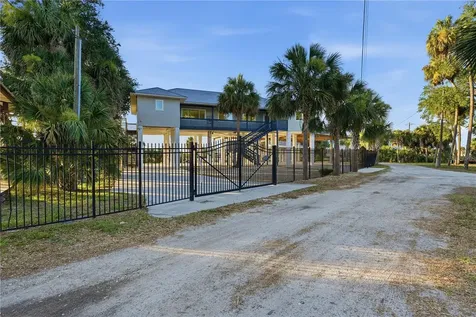 38 SE 195th Street Suwannee FL 32692