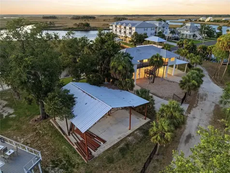 38 SE 195th Street Suwannee FL 32692