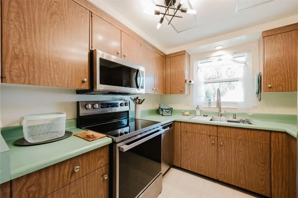 2463 Terry Lane Sarasota FL 34231