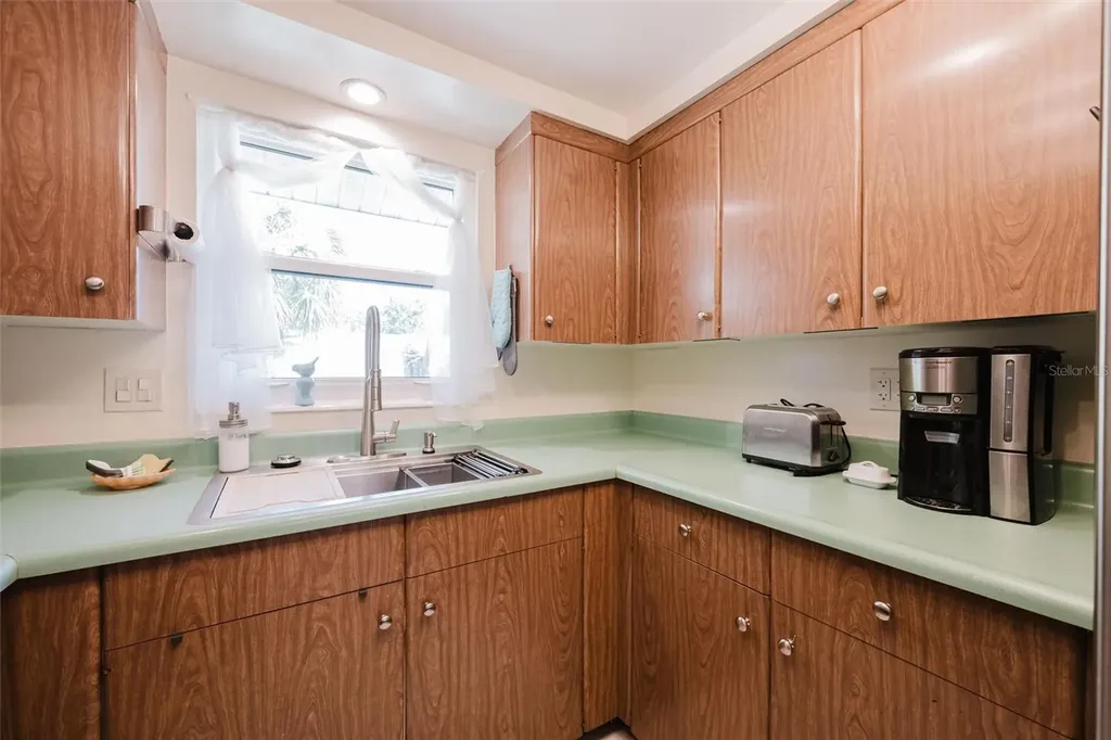 2463 Terry Lane Sarasota FL 34231