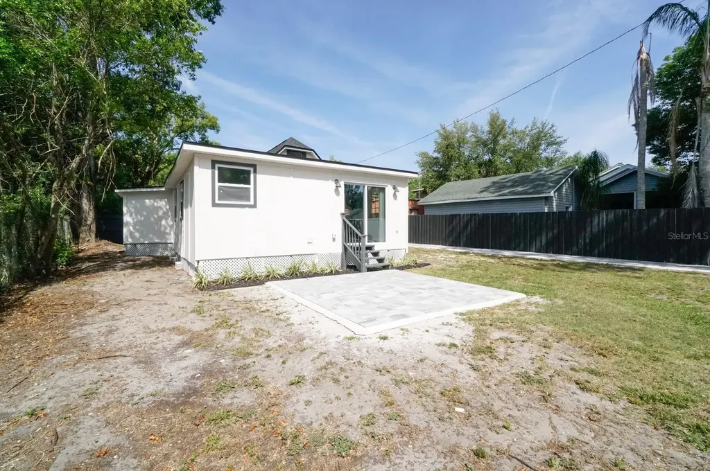 437 N Shine Avenue Orlando FL 32803