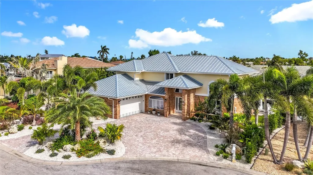 620 North Point Drive Holmes Beach FL 34217