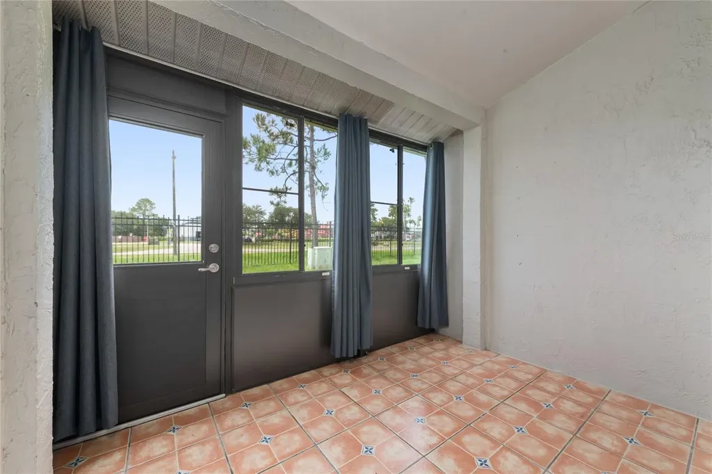 140 Lakepointe Circle Kissimmee FL 34743