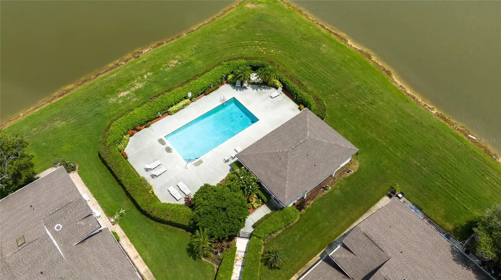 140 Lakepointe Circle Kissimmee FL 34743