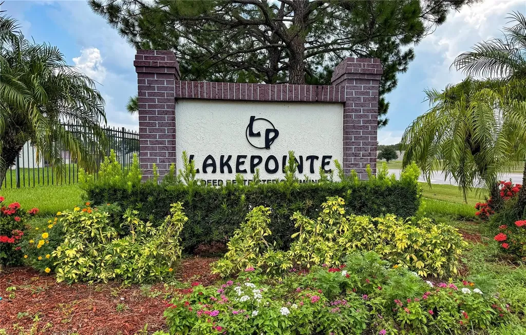 140 Lakepointe Circle Kissimmee FL 34743