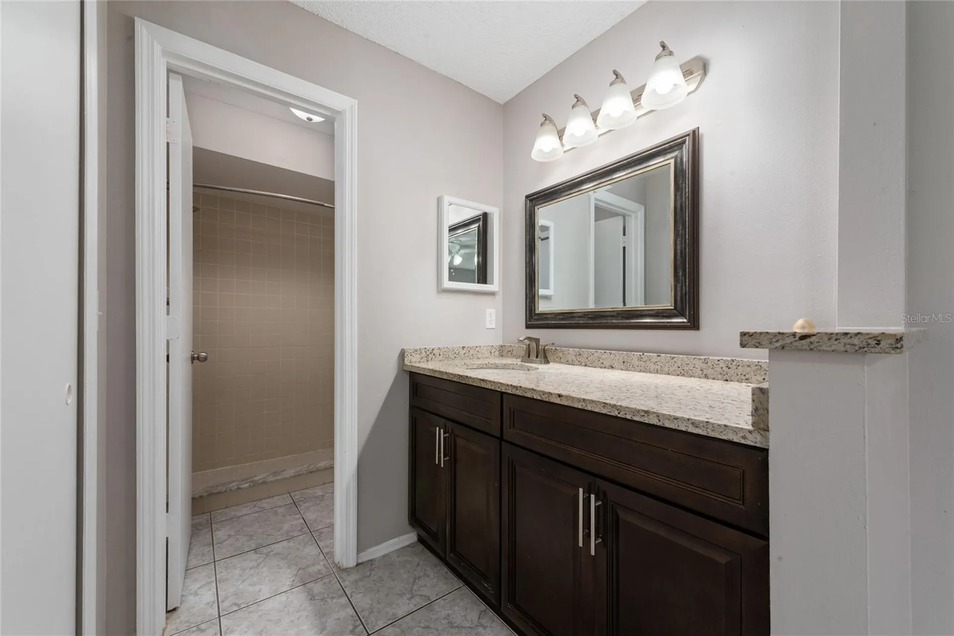 140 Lakepointe Circle Kissimmee FL 34743