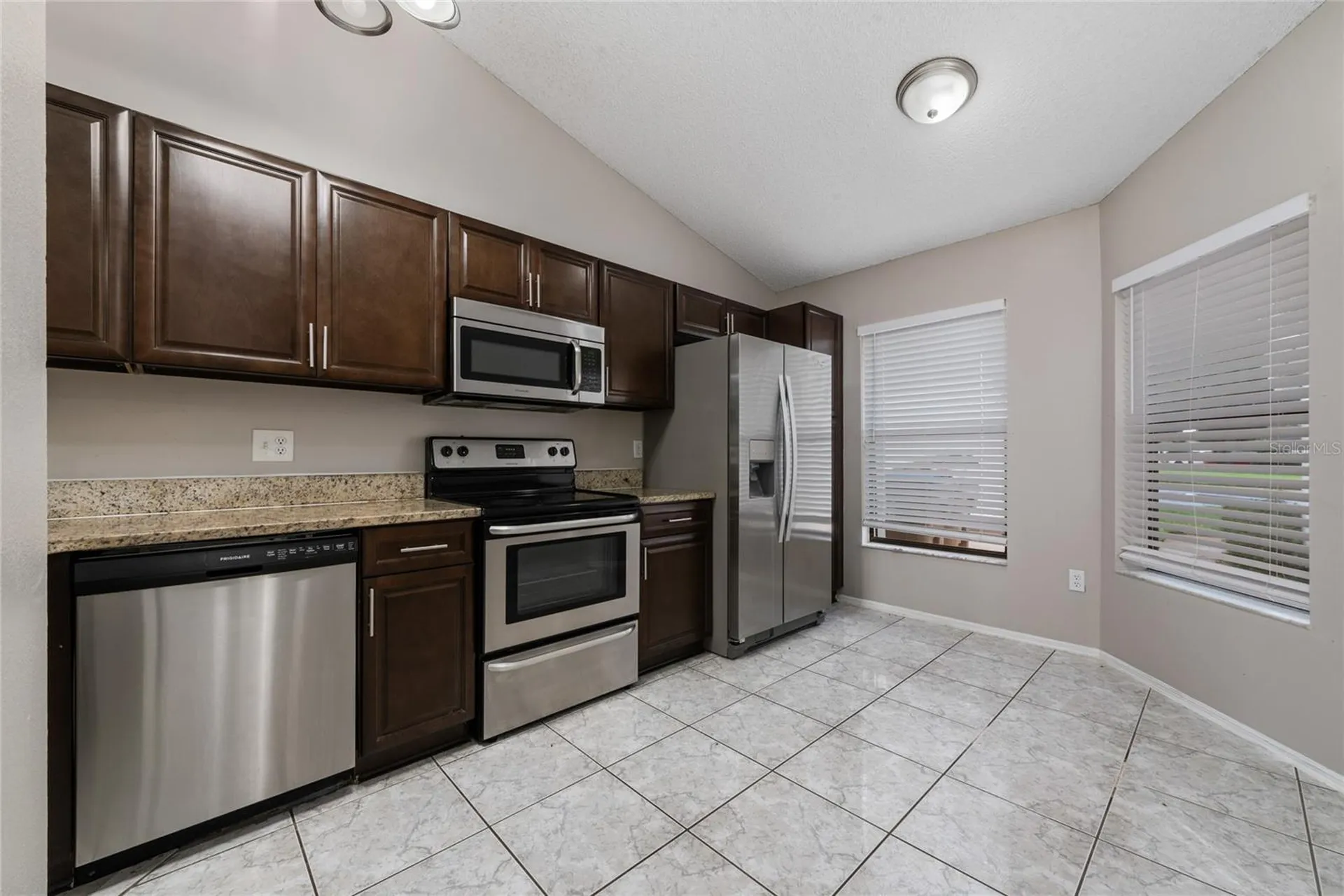 140 Lakepointe Circle Kissimmee FL 34743