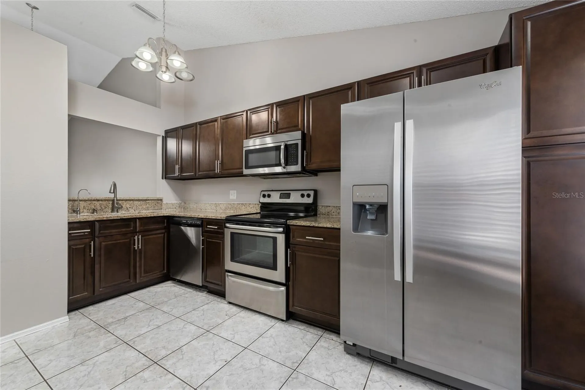 140 Lakepointe Circle Kissimmee FL 34743