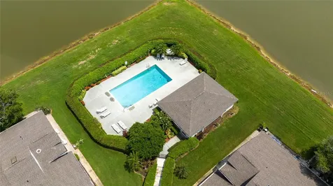 140 Lakepointe Circle Kissimmee FL 34743