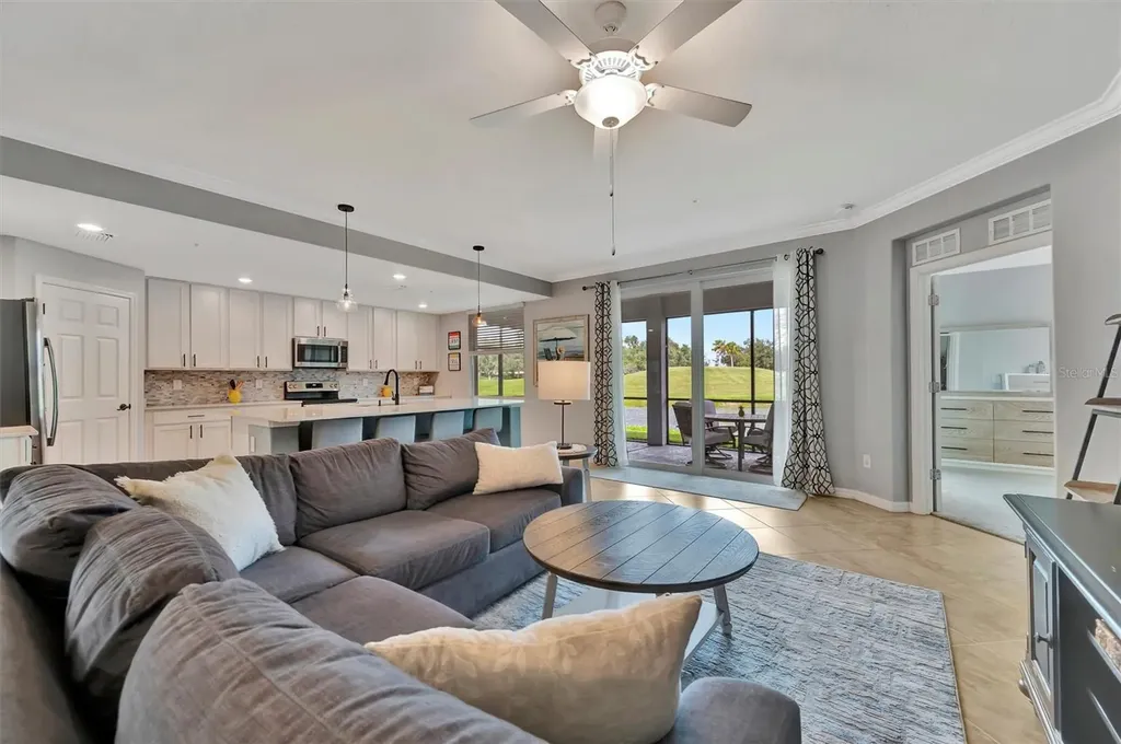 947 Tidewater Shores Loop Bradenton FL 34208
