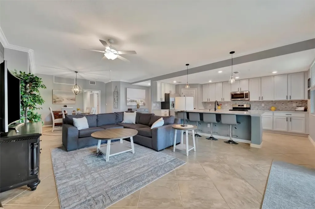947 Tidewater Shores Loop Bradenton FL 34208
