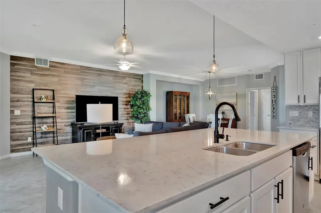 947 Tidewater Shores Loop Bradenton FL 34208