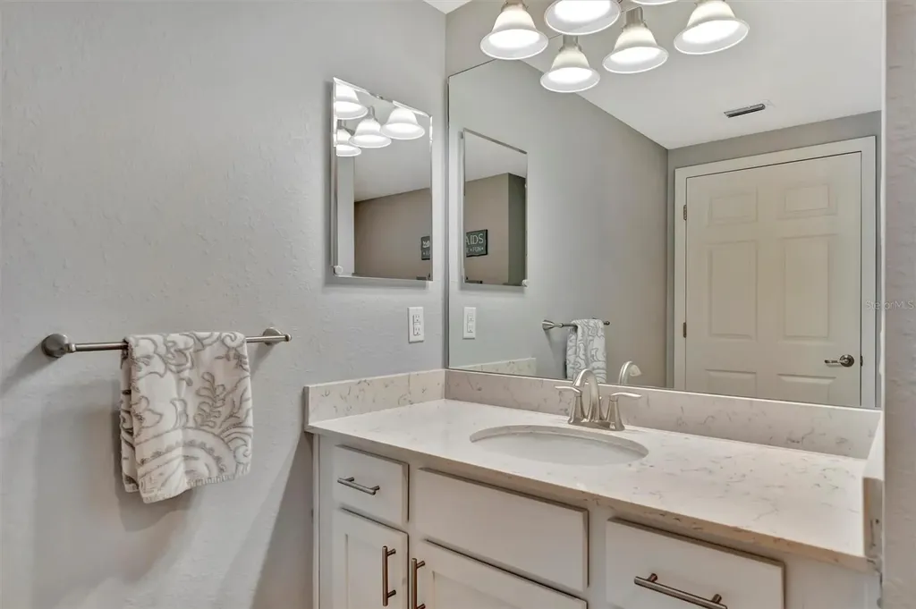 947 Tidewater Shores Loop Bradenton FL 34208