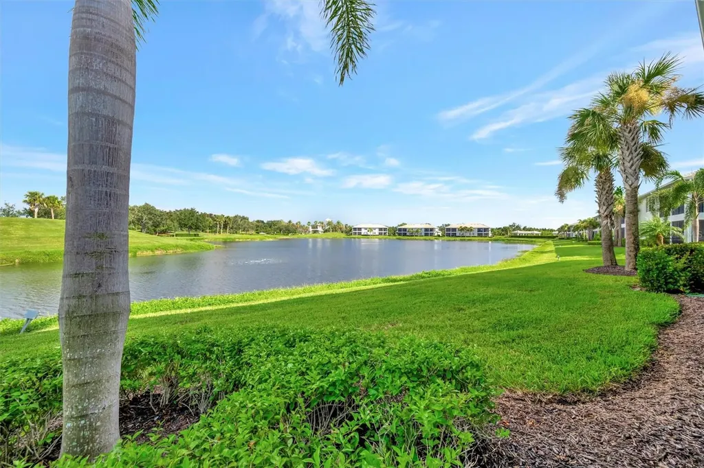 947 Tidewater Shores Loop Bradenton FL 34208