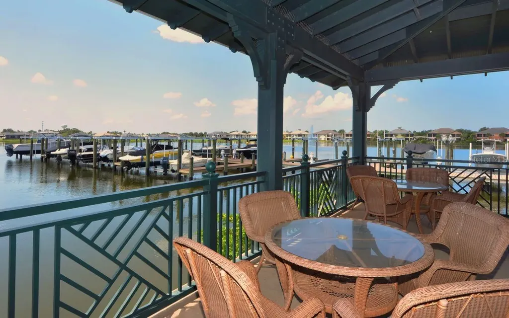 947 Tidewater Shores Loop Bradenton FL 34208