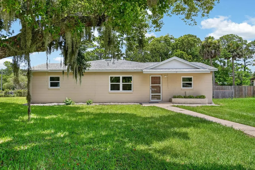 2205 Juniper Drive Edgewater FL 32141