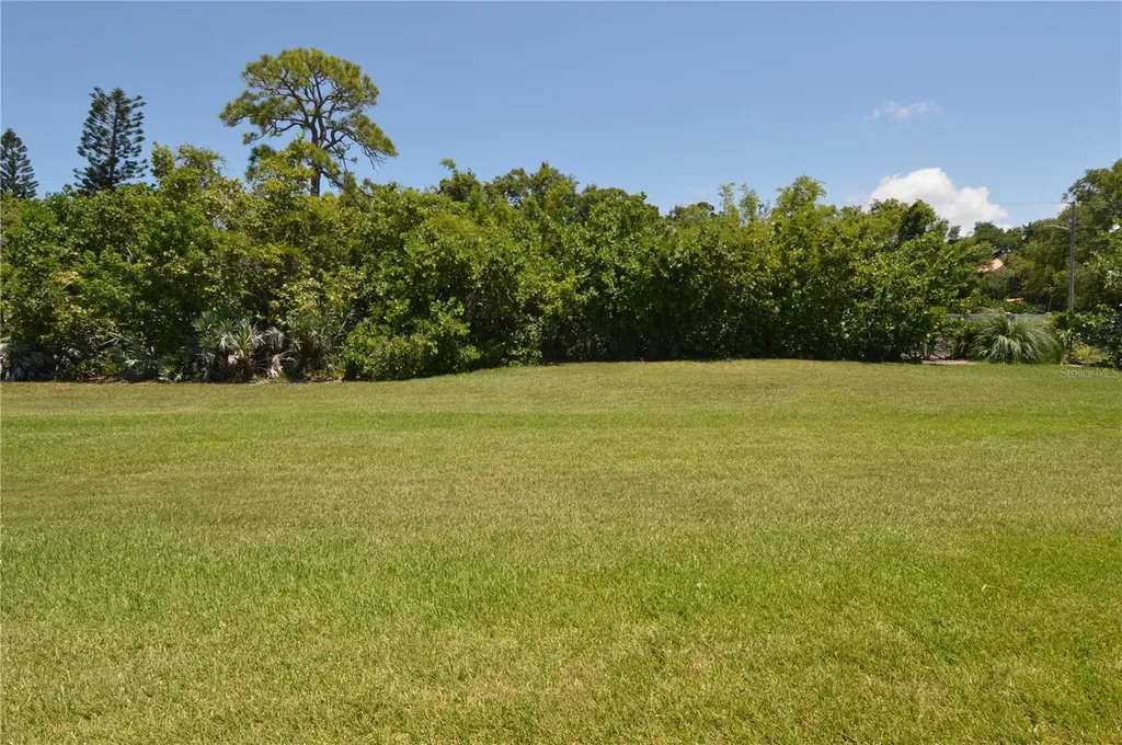 143 Boca Ciega Point Boulevard N St Petersburg FL 33708