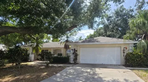 5697 Country Lakes Drive Sarasota FL 34243