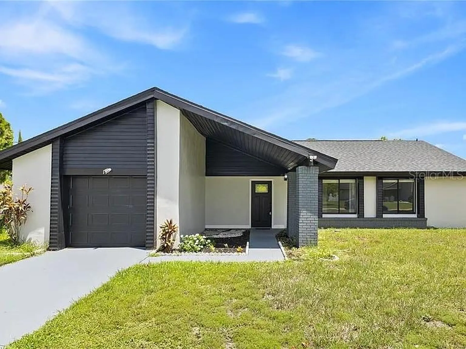 17 S Flag Court Kissimmee FL 34759