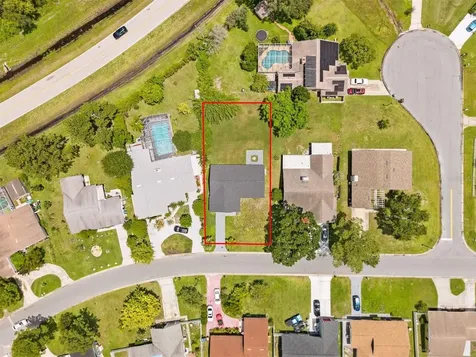 17 S Flag Court Kissimmee FL 34759