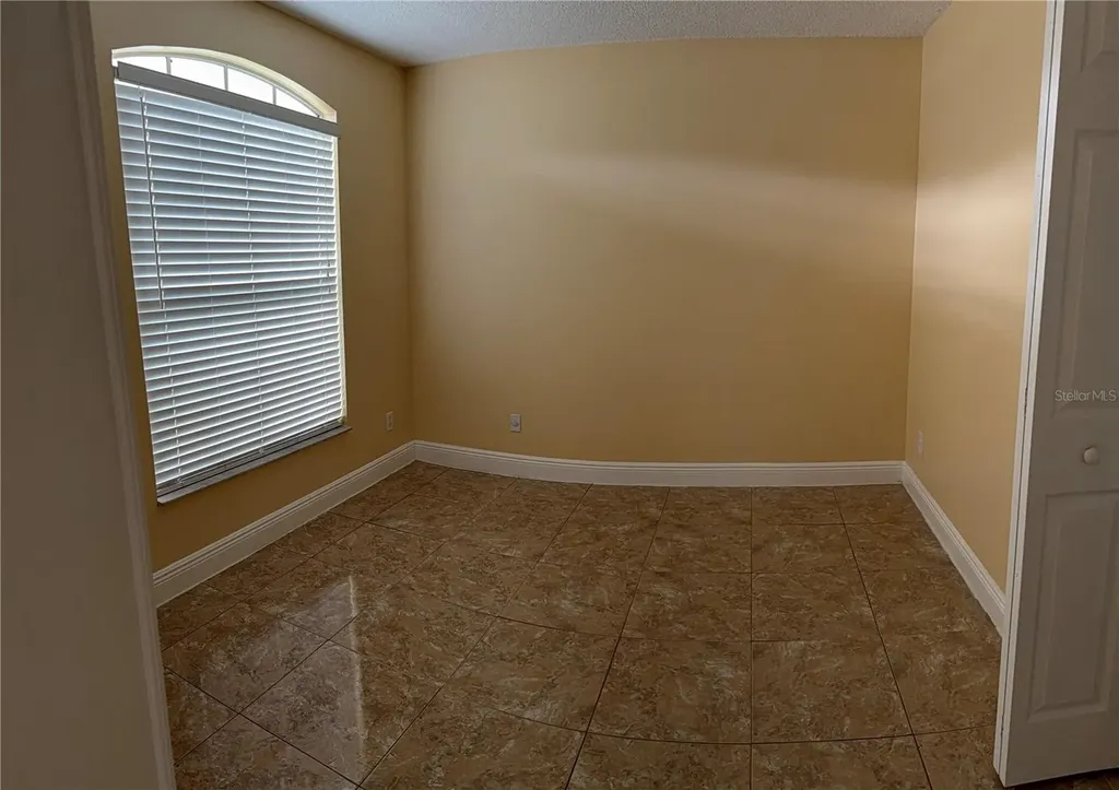 2313 Palm Creek Orlando FL 32822