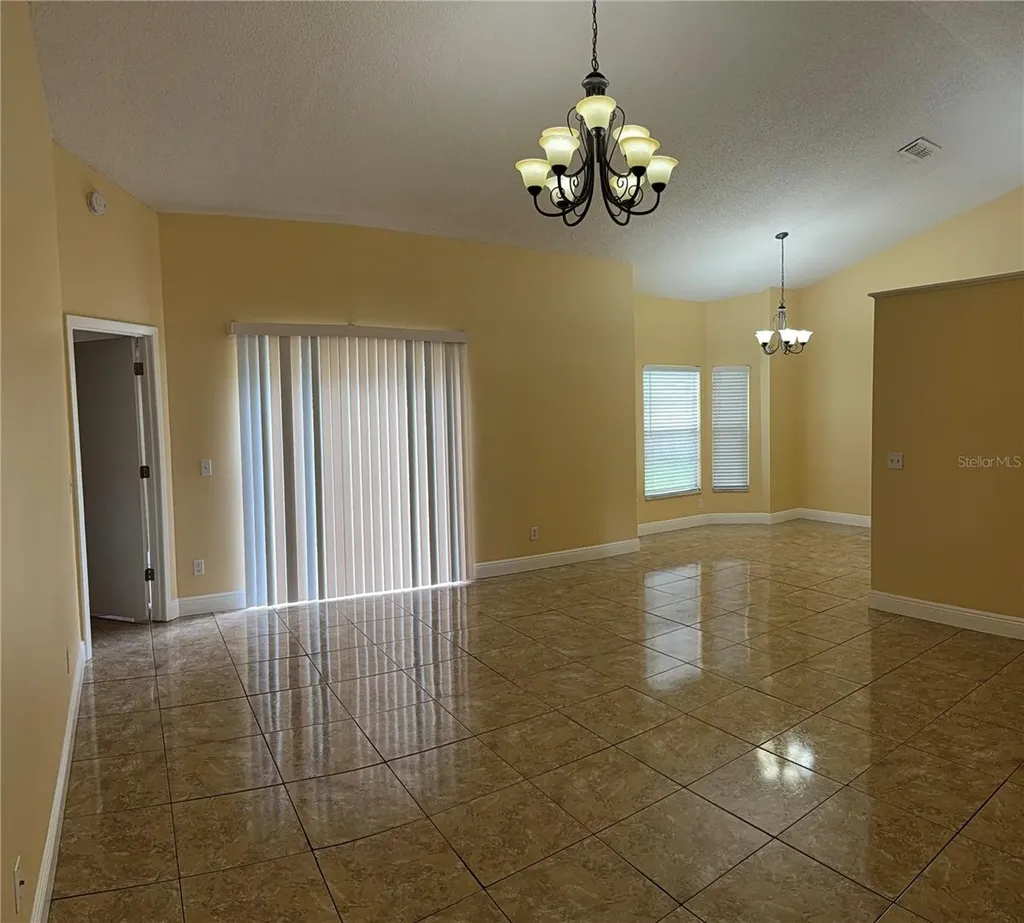 2313 Palm Creek Orlando FL 32822