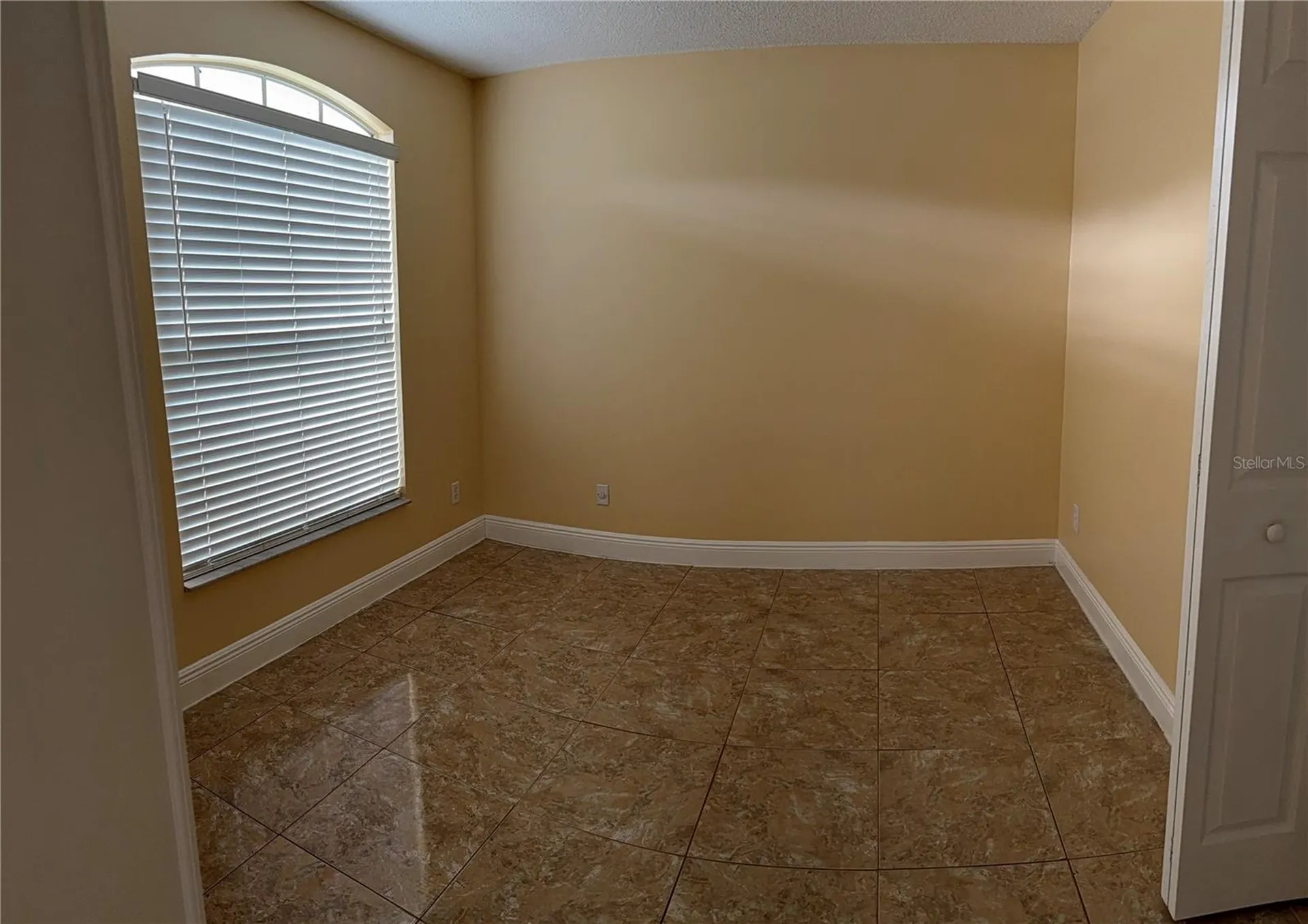 2313 Palm Creek Orlando FL 32822