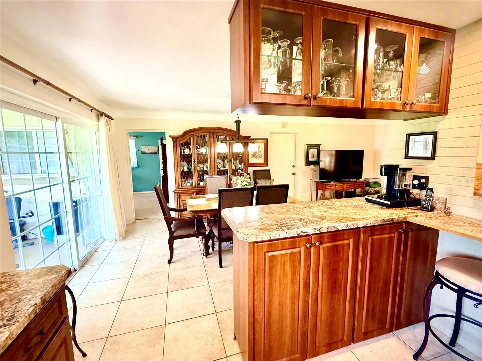 6086 28th Avenue N St Petersburg FL 33710
