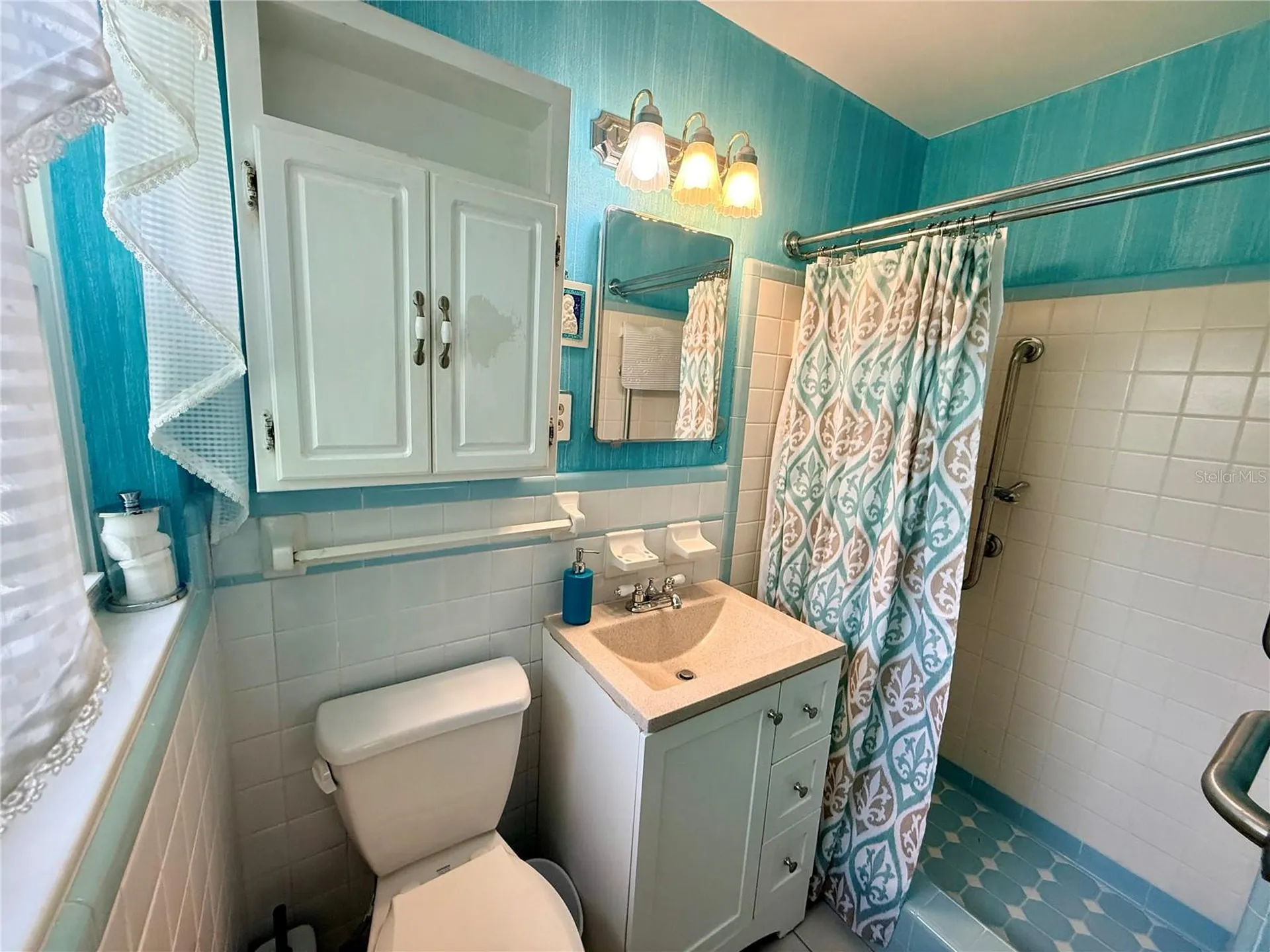 6086 28th Avenue N St Petersburg FL 33710