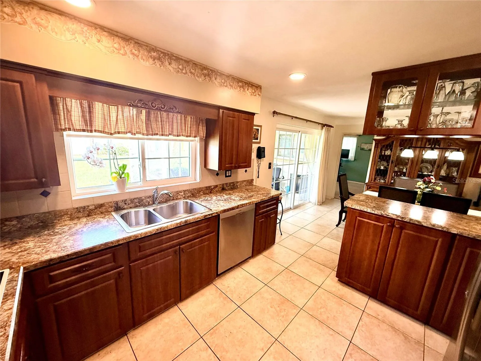 6086 28th Avenue N St Petersburg FL 33710