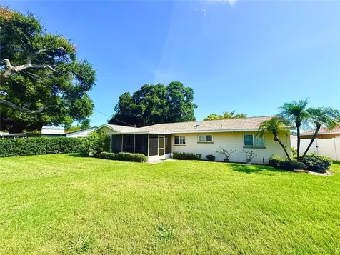 6086 28th Avenue N St Petersburg FL 33710