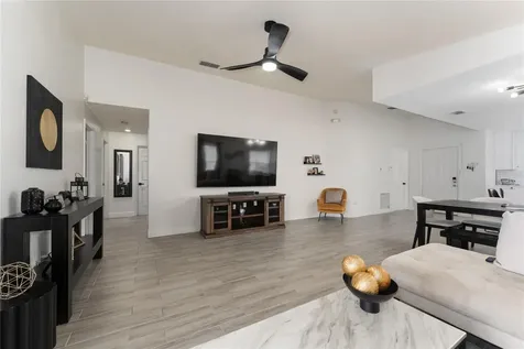 271 Indian Point Circle Kissimmee FL 34746