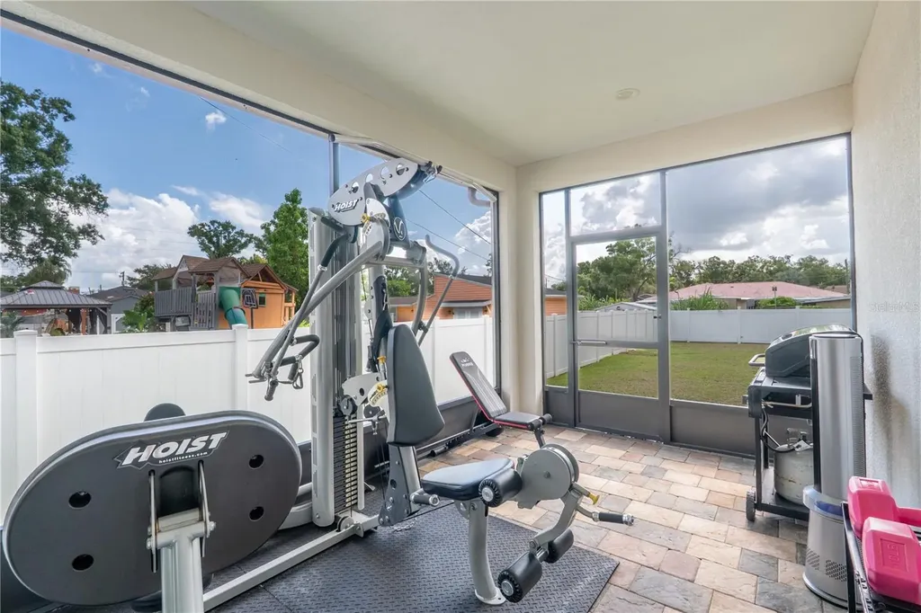 8307 N Gomez Avenue Tampa FL 33614