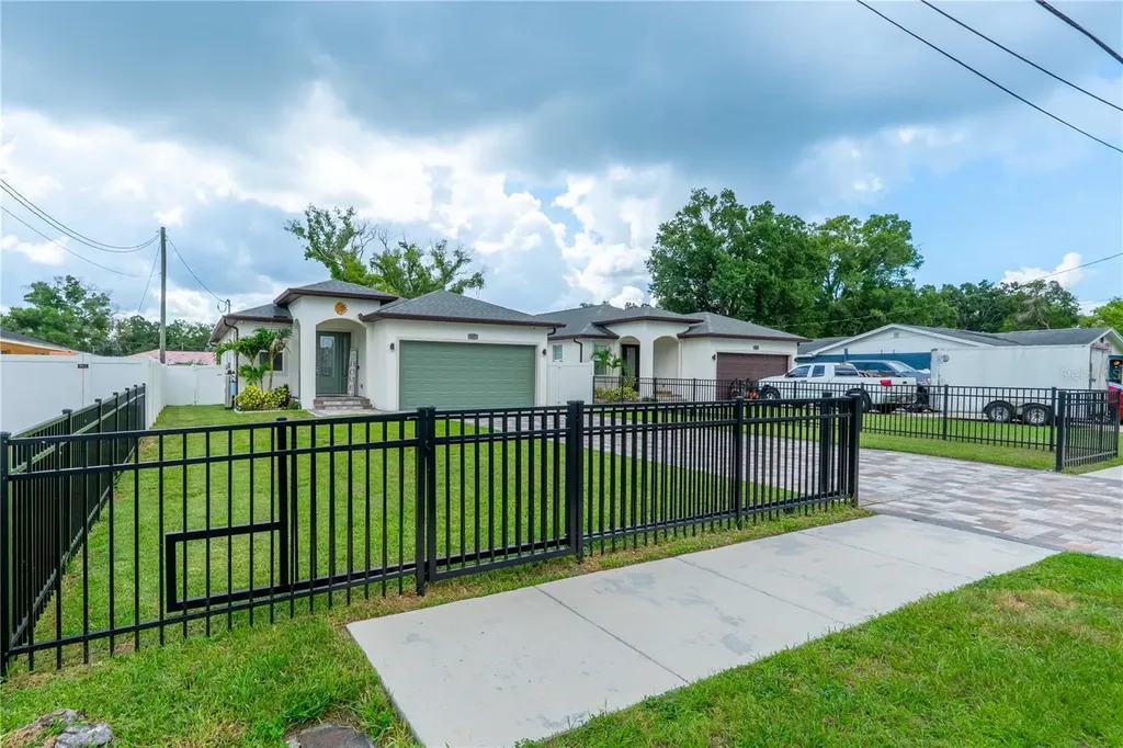 8307 N Gomez Avenue Tampa FL 33614