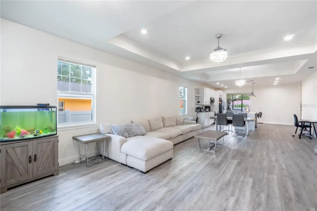8307 N Gomez Avenue Tampa FL 33614