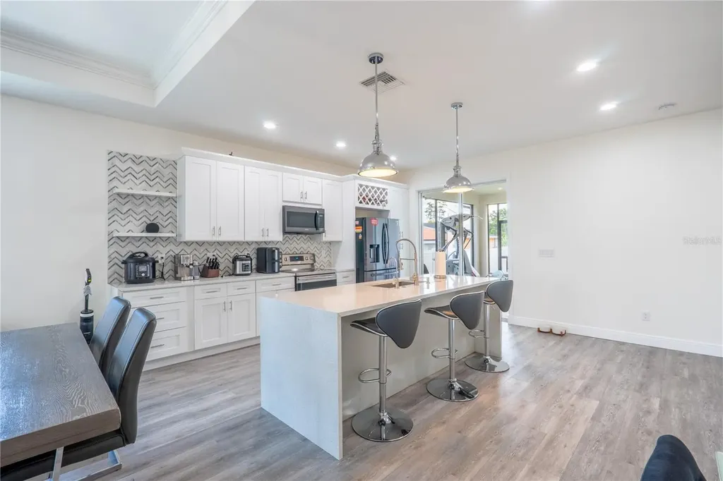 8307 N Gomez Avenue Tampa FL 33614