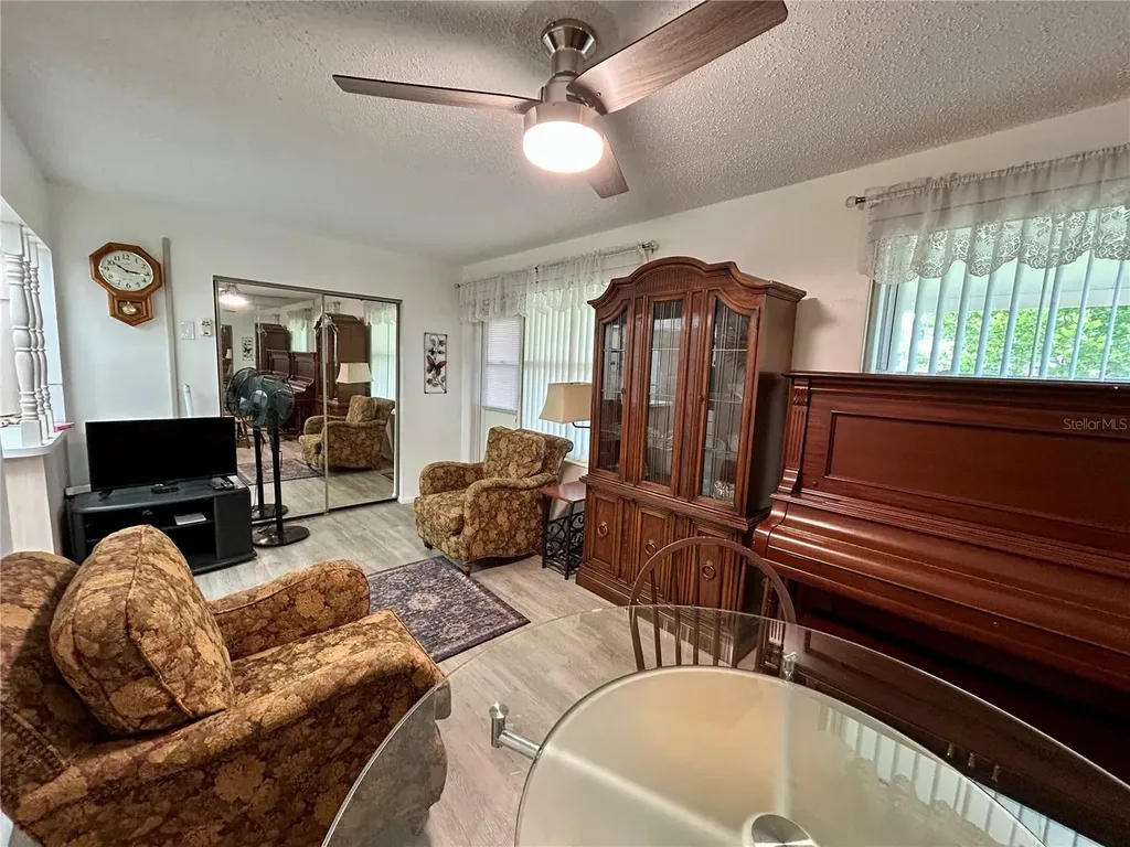 2467 Finlandia Lane Clearwater FL 33763