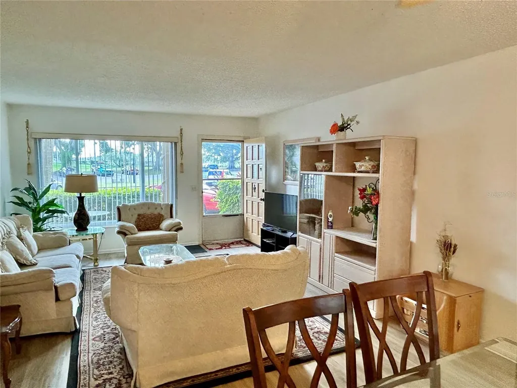 2467 Finlandia Lane Clearwater FL 33763