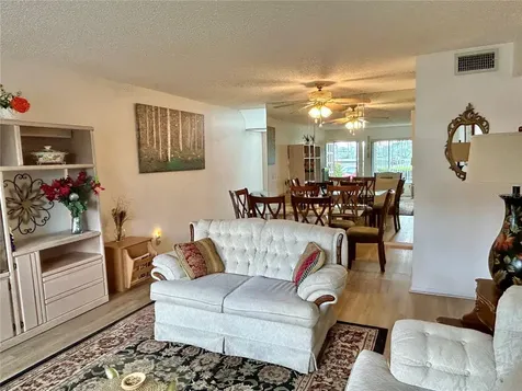 2467 Finlandia Lane Clearwater FL 33763