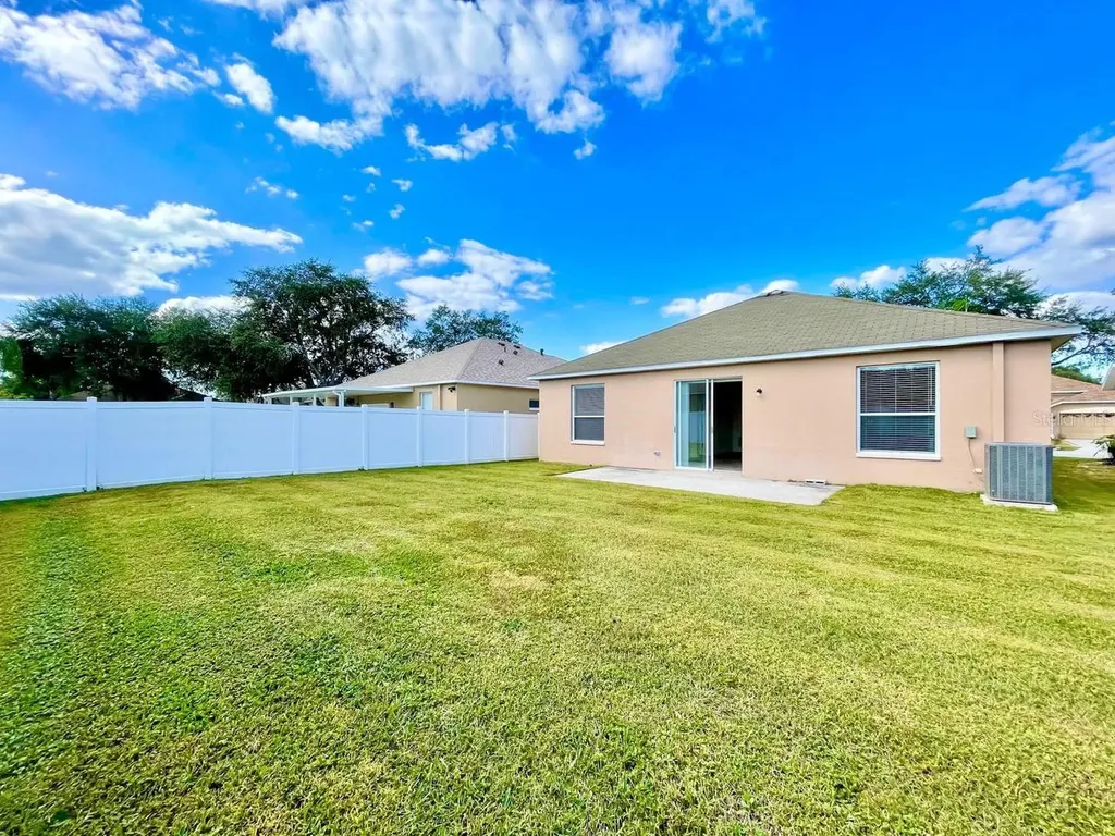 18417 Meadow Blossom Lane Tampa FL 33647
