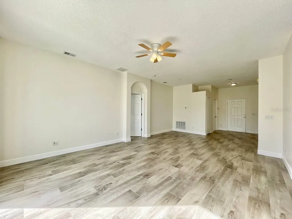 18417 Meadow Blossom Lane Tampa FL 33647