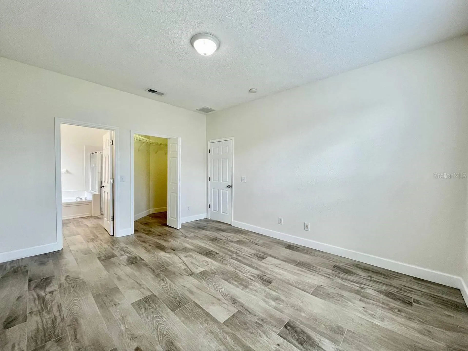 18417 Meadow Blossom Lane Tampa FL 33647