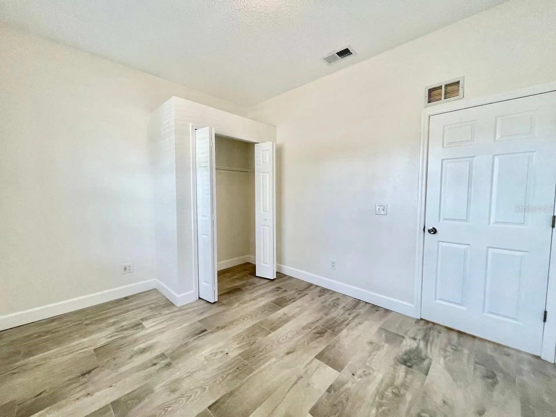 18417 Meadow Blossom Lane Tampa FL 33647