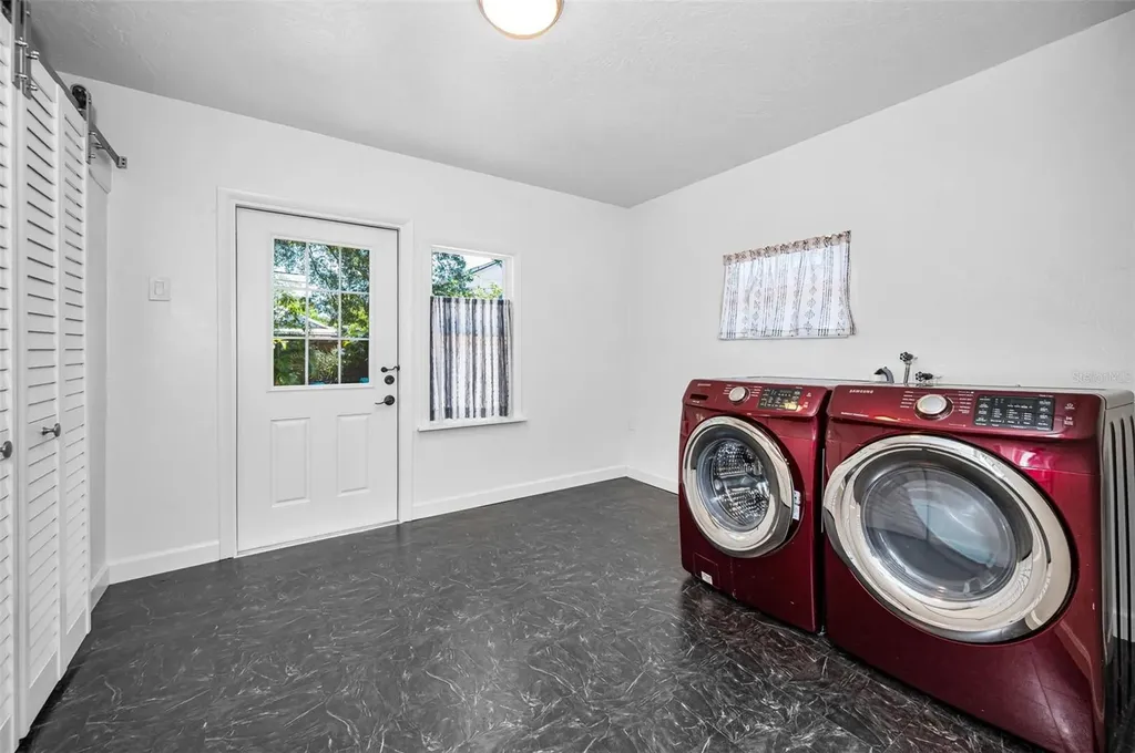1100 35th Avenue N St Petersburg FL 33704