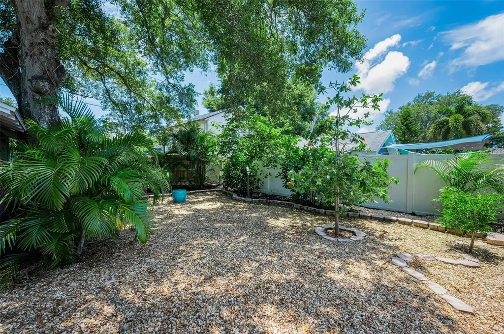1100 35th Avenue N St Petersburg FL 33704